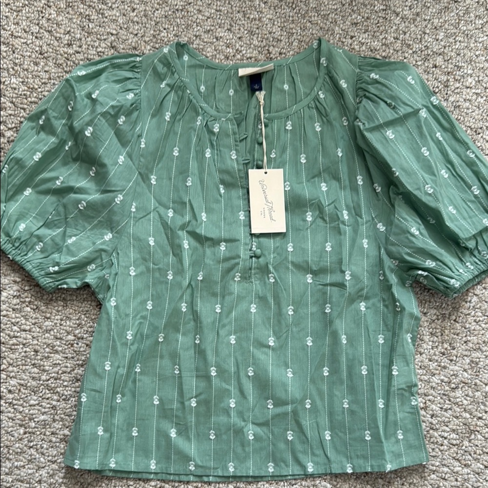 Universal Thread Green Crop Blouse with Puffed Sleeves